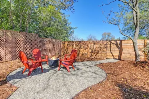 Exterior - 219 Lindo Ln, Davis, CA 95616 photo 9 of 16