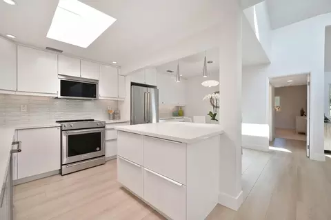 Kitchen - 219 Lindo Ln, Davis, CA 95616 photo 2 of 6
