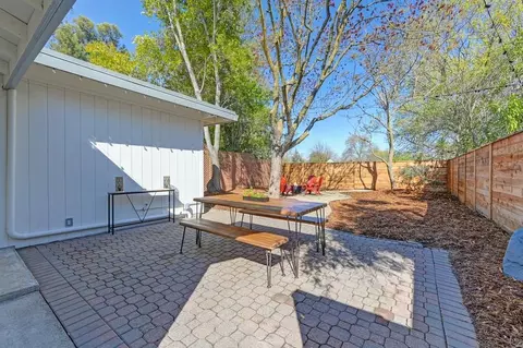 Exterior - 219 Lindo Ln, Davis, CA 95616 photo 4 of 16