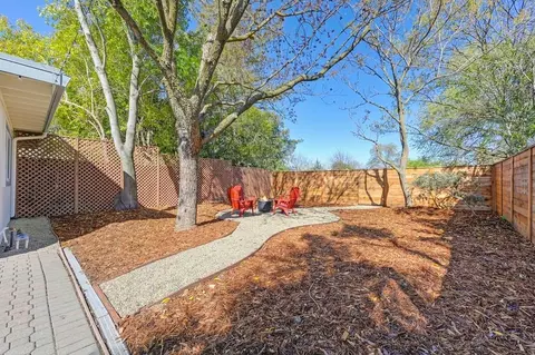 Exterior - 219 Lindo Ln, Davis, CA 95616 photo 8 of 16