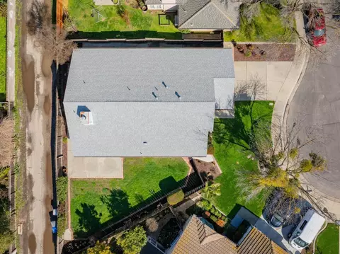 805 Edinburgh Dr, Modesto, CA 95350 photo 2