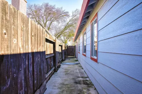 805 Edinburgh Dr, Modesto, CA 95350 photo 37
