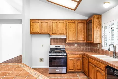 805 Edinburgh Dr, Modesto, CA 95350 photo 17