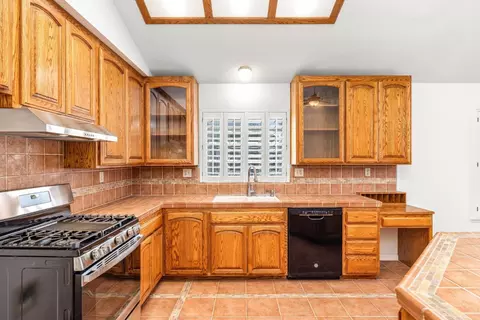 805 Edinburgh Dr, Modesto, CA 95350 photo 16