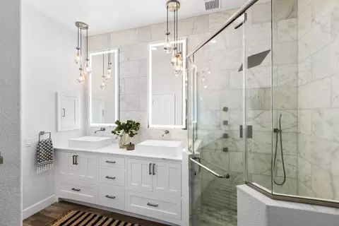 Bath - 5136 Whisper Oaks Ln, Carmichael, CA 95608 photo 4 of 8