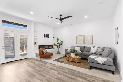 Living - 5136 Whisper Oaks Ln, Carmichael, CA 95608 photo 1 of 2