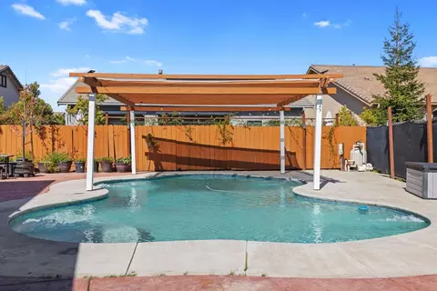 Exterior - 2385 Cava Pl, Manteca, CA 95337 photo 17 of 19