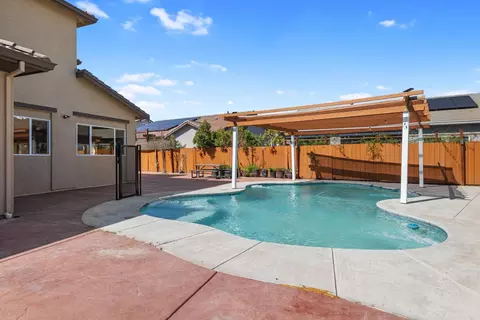 Exterior - 2385 Cava Pl, Manteca, CA 95337 photo 18 of 19