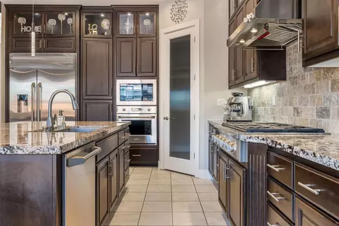 Kitchen - 2385 Cava Pl, Manteca, CA 95337 photo 2 of 5
