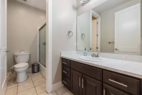 Bath - 2385 Cava Pl, Manteca, CA 95337 photo 5 of 6