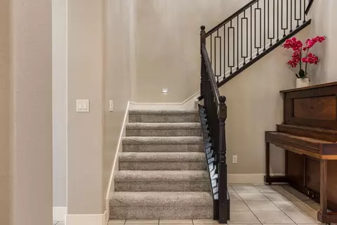 Entry Way - 2385 Cava Pl, Manteca, CA 95337 photo 9 of 18