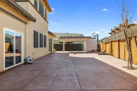 Exterior - 2385 Cava Pl, Manteca, CA 95337 photo 15 of 19