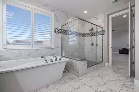 Bath - 2385 Cava Pl, Manteca, CA 95337 photo 4 of 6