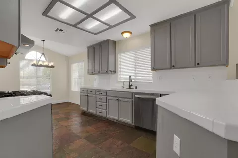 1576 Via Del Pettoruto, Gustine, CA 95322 photo 9