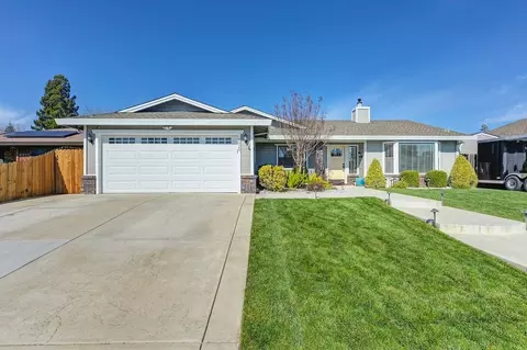 8929 Lismore Dr, Elk Grove, CA 95624