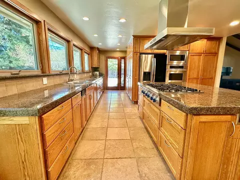 Kitchen - 1721 N Johnson Rd, Turlock, CA 95382 photo 5 of 10