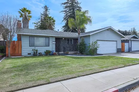 220 Earlham Dr, Turlock, CA 95382 photo 1