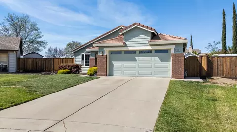 1493 Ray Harvey Dr, Tracy, CA 95377 photo 3