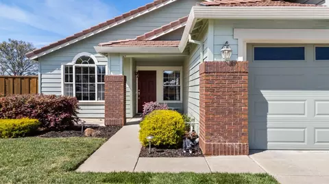 1493 Ray Harvey Dr, Tracy, CA 95377 photo 4