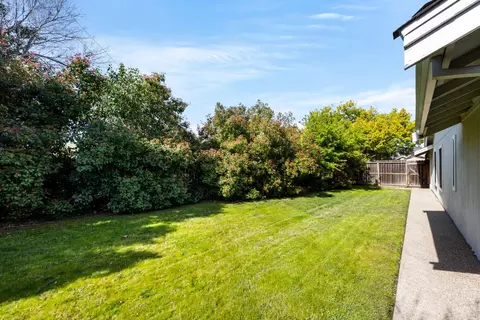 8115 Orchid Tree Way, Antelope, CA 95843 photo 4
