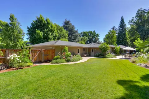Exterior - 1640 Gary Way, Carmichael, CA 95608 photo 14 of 17