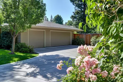 Exterior - 1640 Gary Way, Carmichael, CA 95608 photo 15 of 17