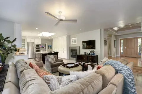 Living - 1640 Gary Way, Carmichael, CA 95608 photo 3 of 6