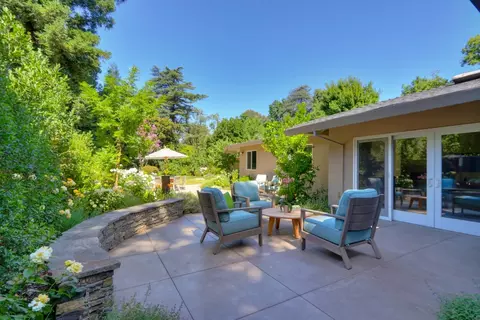 Exterior - 1640 Gary Way, Carmichael, CA 95608 photo 6 of 17