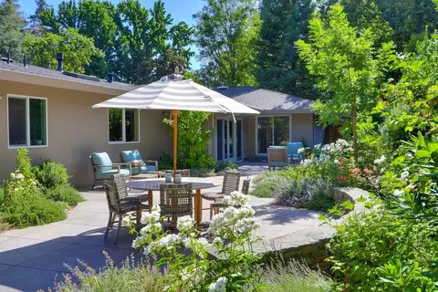 Exterior - 1640 Gary Way, Carmichael, CA 95608 photo 7 of 17