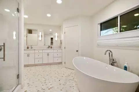 Bath - 1640 Gary Way, Carmichael, CA 95608 photo 4 of 5