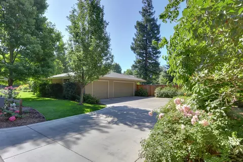Exterior - 1640 Gary Way, Carmichael, CA 95608 photo 16 of 17