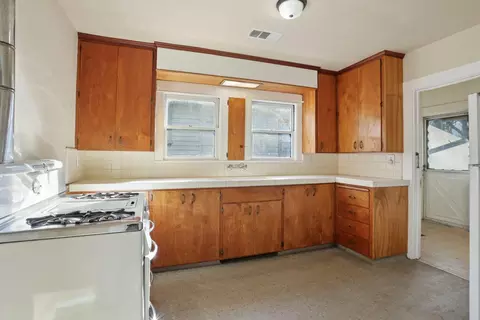 318 E Pine St, Stockton, CA 95204 photo 17