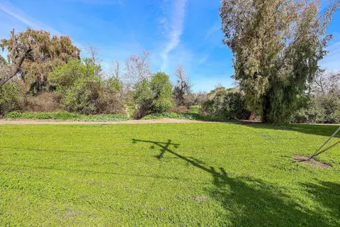 Exterior - 1509 Brookdale Dr, Merced, CA 95340 photo 11 of 12