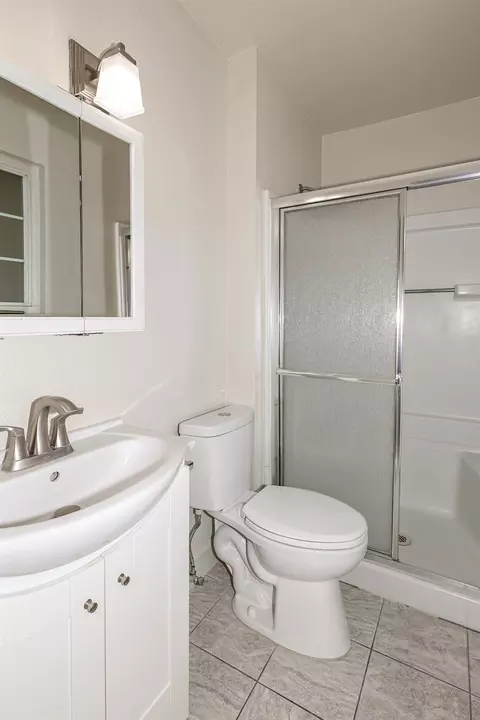 Bath - 1509 Brookdale Dr, Merced, CA 95340 photo 1 of 7