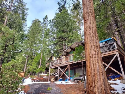 26404 S Trinity Dr, Cold Springs, CA 95335