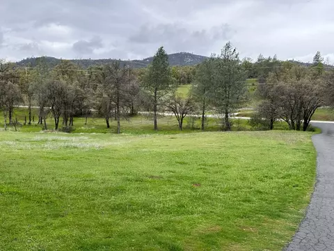 9047 Swasey Rd, Redding, CA 96001 photo 3