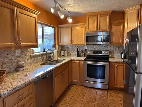 9047 Swasey Rd, Redding, CA 96001 photo 6