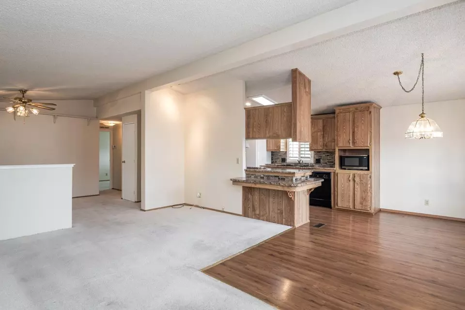 Living - 284 Lafayette Dr, Roseville, CA 95678 photo 3 of 4