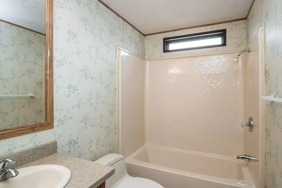 Bath - 284 Lafayette Dr, Roseville, CA 95678 photo 2 of 2