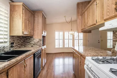 Kitchen - 284 Lafayette Dr, Roseville, CA 95678 photo 1 of 5