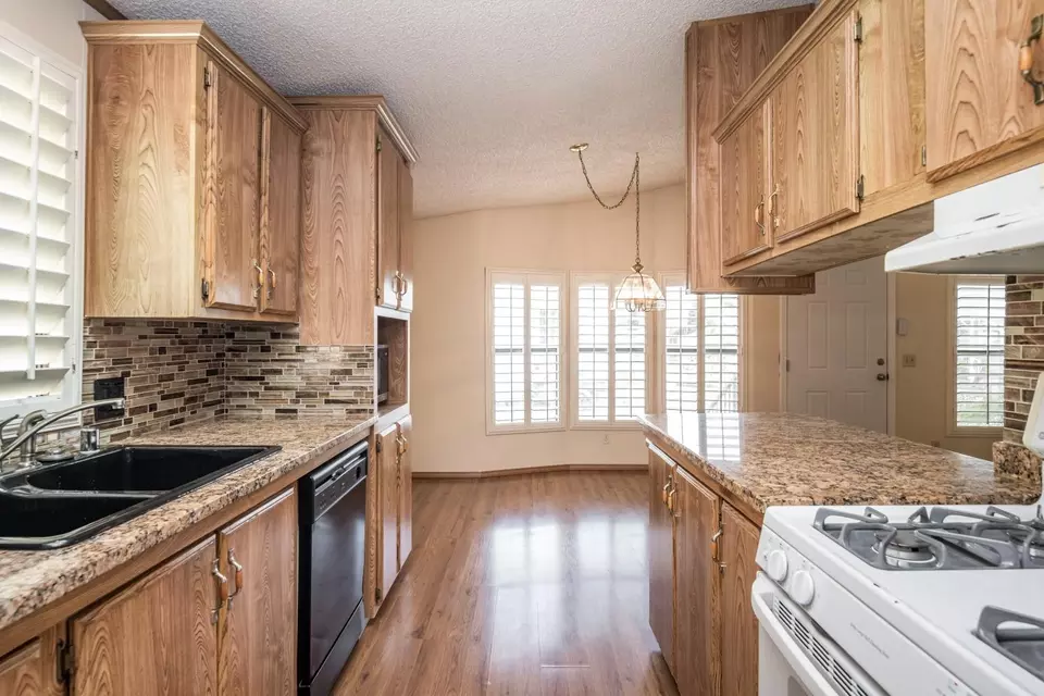 Kitchen - 284 Lafayette Dr, Roseville, CA 95678 photo 1 of 5