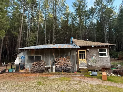 17601 Hooker Oak Rd, Nevada City, CA 95959