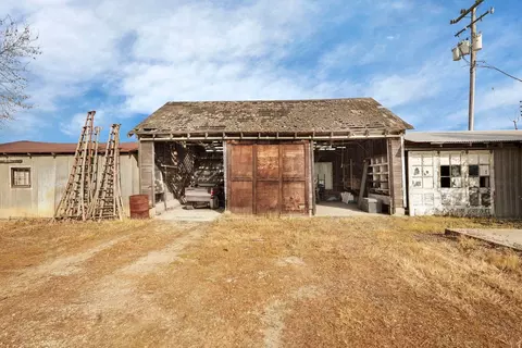 Exterior - 10400 E Highway 12, Lodi, CA 95240 photo 30 of 34