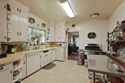 Kitchen - 10400 E Highway 12, Lodi, CA 95240 photo 5 of 5