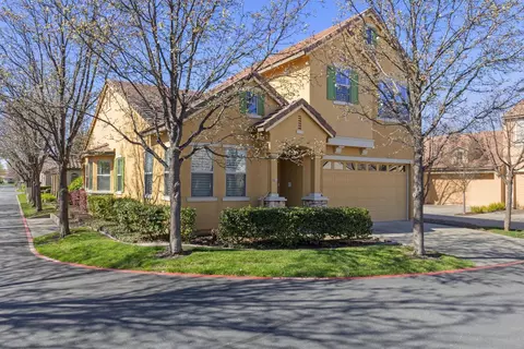 1208 Marseille Ln, Roseville, CA 95747