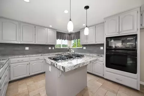 Kitchen - 285 Fairidge Dr, Applegate, CA 95703 photo 2 of 5