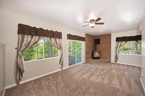 Living - 285 Fairidge Dr, Applegate, CA 95703 photo 9 of 10
