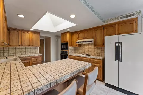 Kitchen - 5301 De John Ave, Carmichael, CA 95608 photo 2 of 4