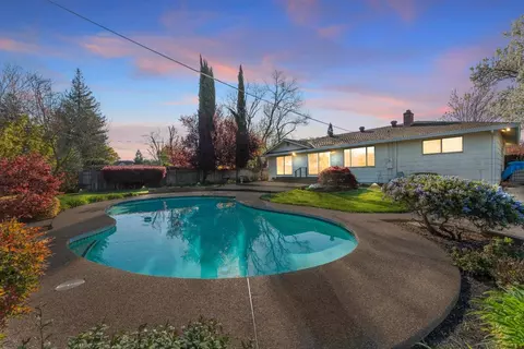 Exterior - 5301 De John Ave, Carmichael, CA 95608 photo 7 of 15