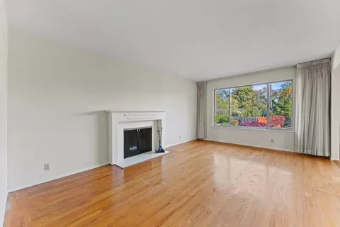 Living - 5301 De John Ave, Carmichael, CA 95608 photo 2 of 7